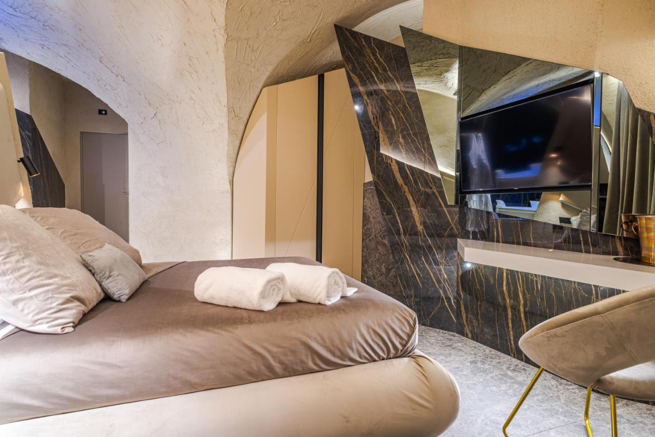 Le Suites Del Duomo Luxury 卡塔尼亚 外观 照片